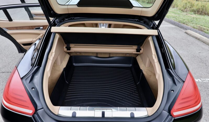 
								2014 Porsche Panamera 4S Executive full									