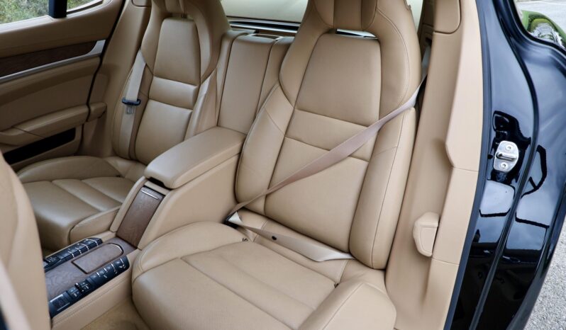 
								2014 Porsche Panamera 4S Executive full									