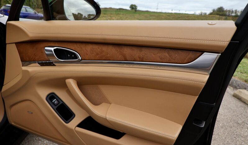 
								2014 Porsche Panamera 4S Executive full									
