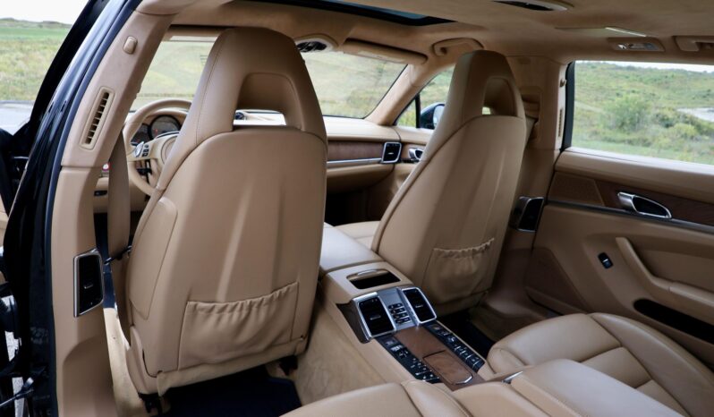 
								2014 Porsche Panamera 4S Executive full									