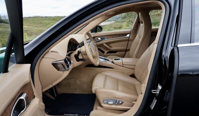 
								2014 Porsche Panamera 4S Executive full									
