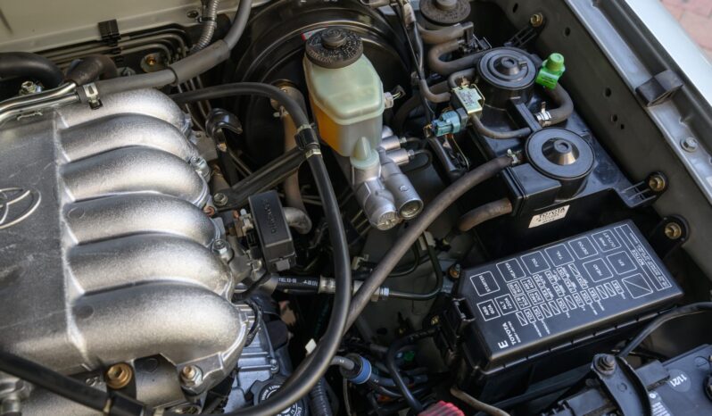 
								1999 Toyota 4Runner SR5 4WD 5-Speed full									