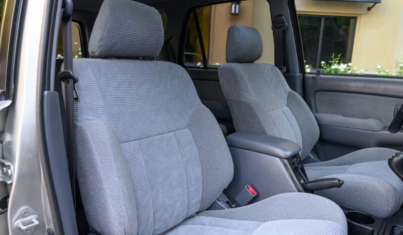 
								1999 Toyota 4Runner SR5 4WD 5-Speed full									