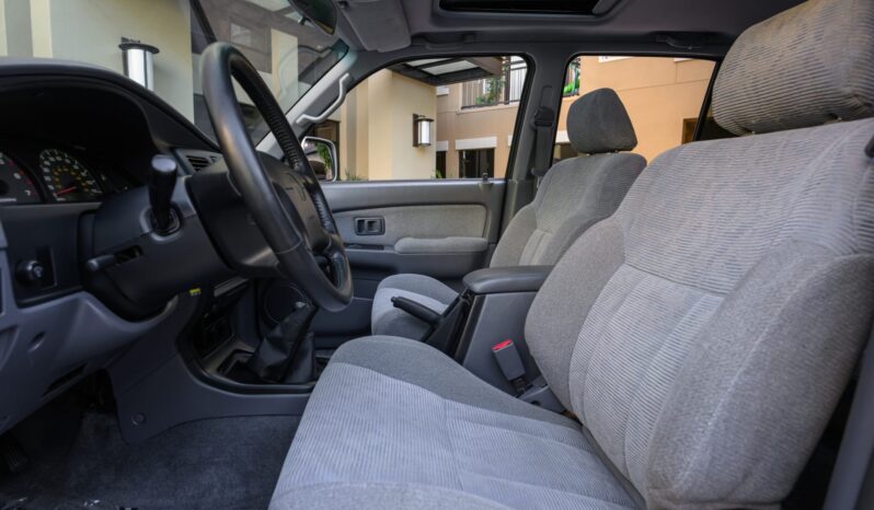 
								1999 Toyota 4Runner SR5 4WD 5-Speed full									