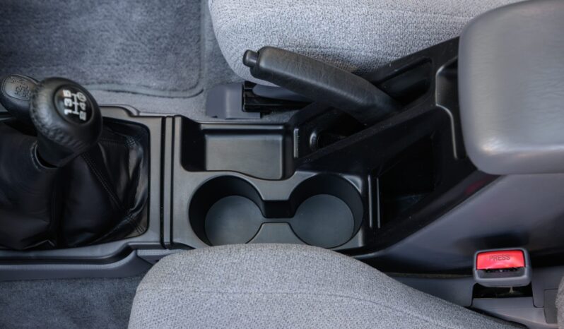 
								1999 Toyota 4Runner SR5 4WD 5-Speed full									