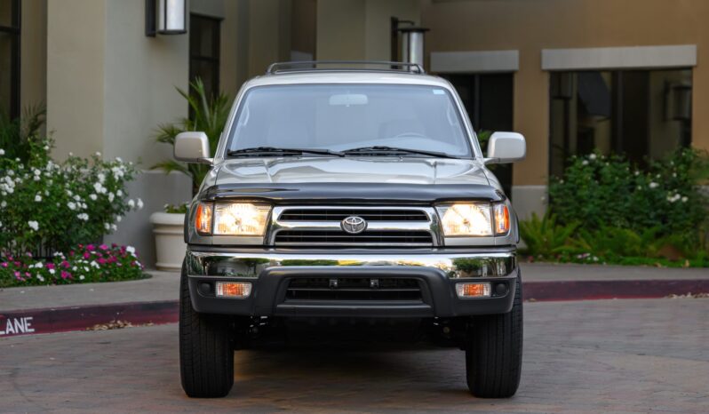 
								1999 Toyota 4Runner SR5 4WD 5-Speed full									