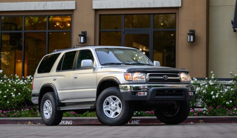 
								1999 Toyota 4Runner SR5 4WD 5-Speed full									