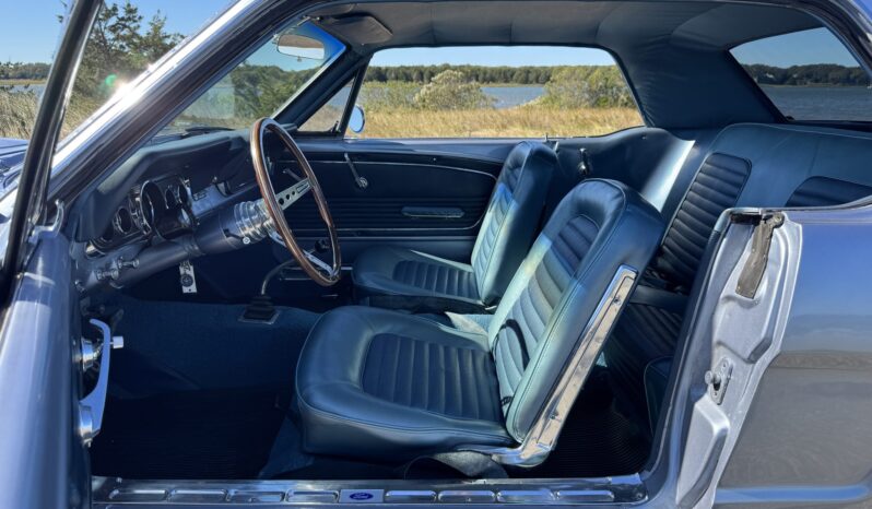 
								1966 Ford Mustang Coupe 289 3-Speed full									