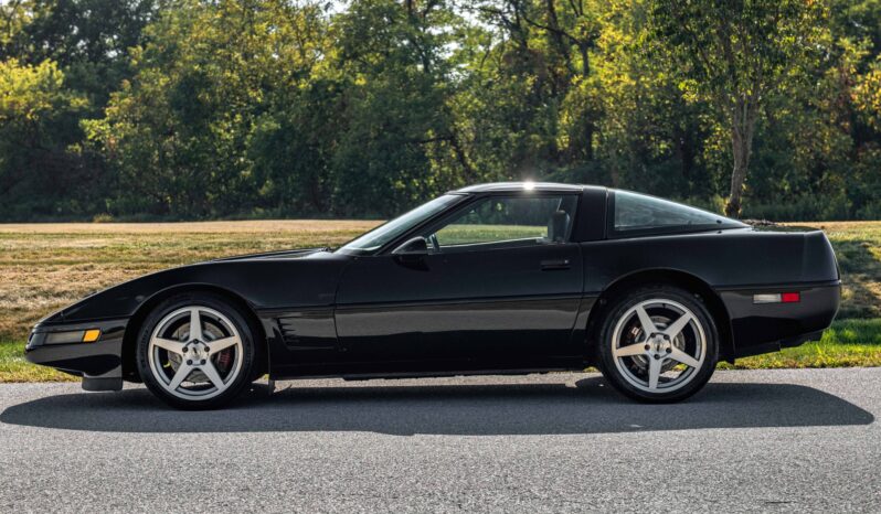 
								1996 Chevrolet Corvette Coupe 6-Speed full									