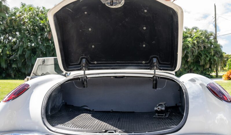 								1958 Chevrolet Corvette 3-Speed full									