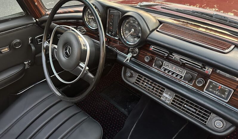 								1969 Mercedes-Benz 280SE Cabriolet full									