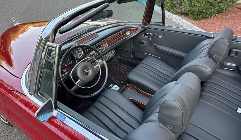 								1969 Mercedes-Benz 280SE Cabriolet full									