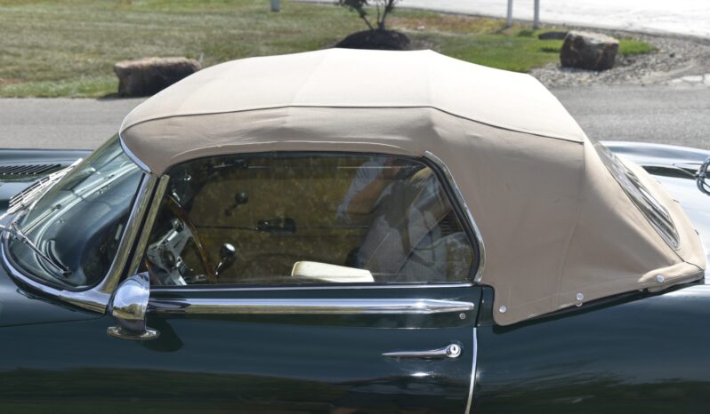 								1972 Jaguar E-Type Series III Roadster V12 4-Speed full									