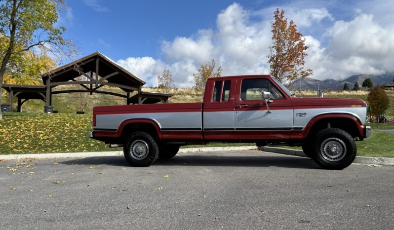 
								1986 Ford F-250 XLT Lariat SuperCab 4×4 full									
