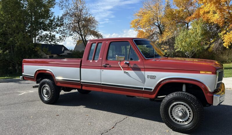 
								1986 Ford F-250 XLT Lariat SuperCab 4×4 full									