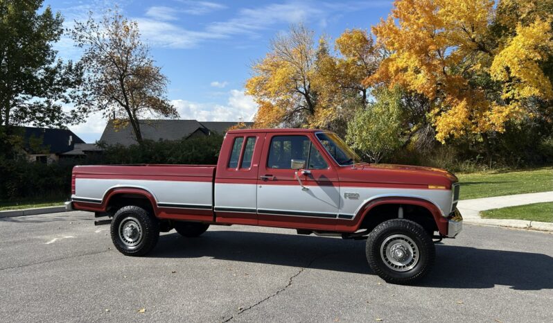 
								1986 Ford F-250 XLT Lariat SuperCab 4×4 full									