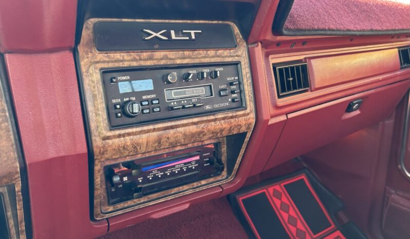 
								1986 Ford F-250 XLT Lariat SuperCab 4×4 full									