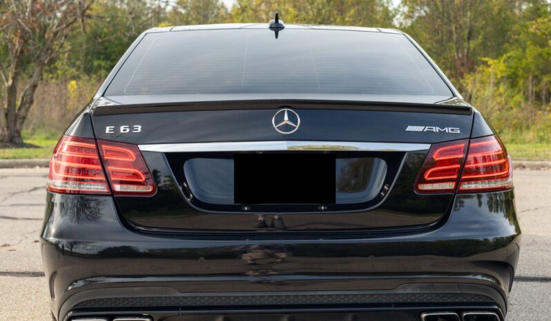 
								2014 Mercedes-Benz E63 AMG Sedan 4MATIC full									
