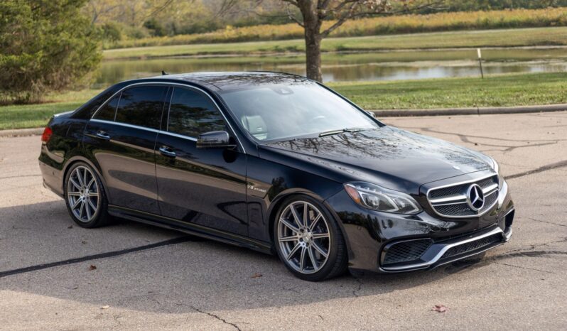 
								2014 Mercedes-Benz E63 AMG Sedan 4MATIC full									