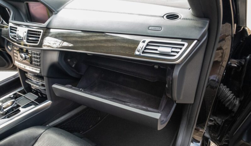 
								2014 Mercedes-Benz E63 AMG Sedan 4MATIC full									