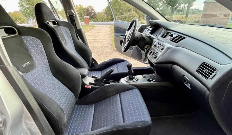 
								2004 Mitsubishi Lancer Evolution VIII full									