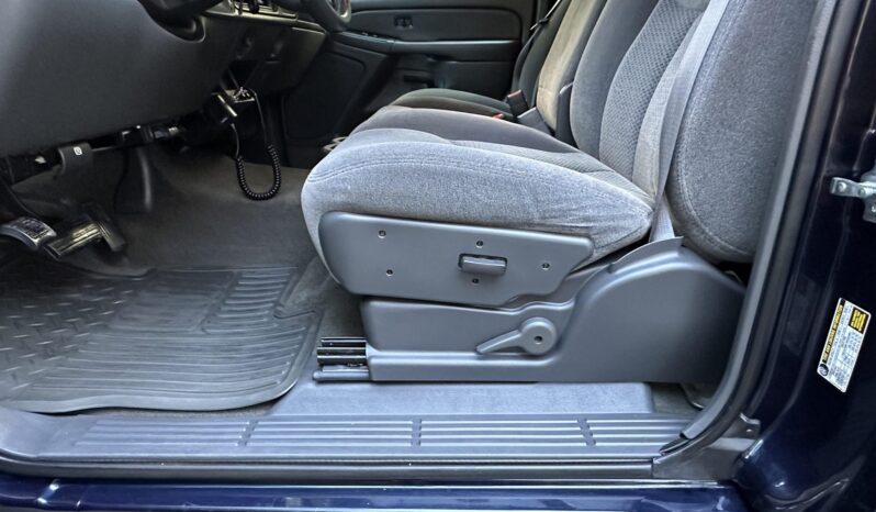 
								2005 Chevrolet Silverado 2500HD LS Extended Cab Duramax 4×4 full									