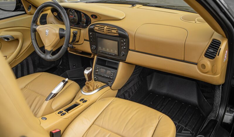 
								2000 Porsche 911 Carrera Cabriolet 6-Speed full									