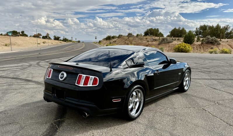 
								2012 Ford Mustang GT Premium Coupe 6-Speed full									