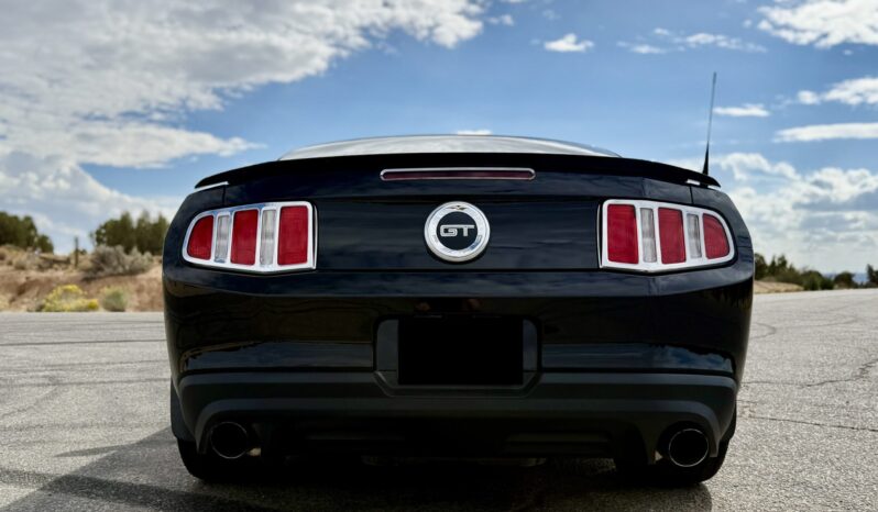 
								2012 Ford Mustang GT Premium Coupe 6-Speed full									