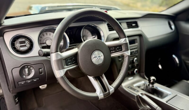 
								2012 Ford Mustang GT Premium Coupe 6-Speed full									