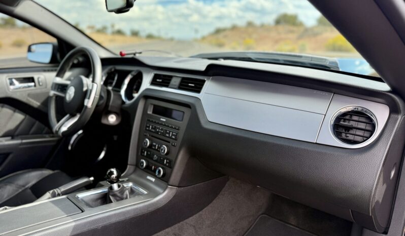 
								2012 Ford Mustang GT Premium Coupe 6-Speed full									