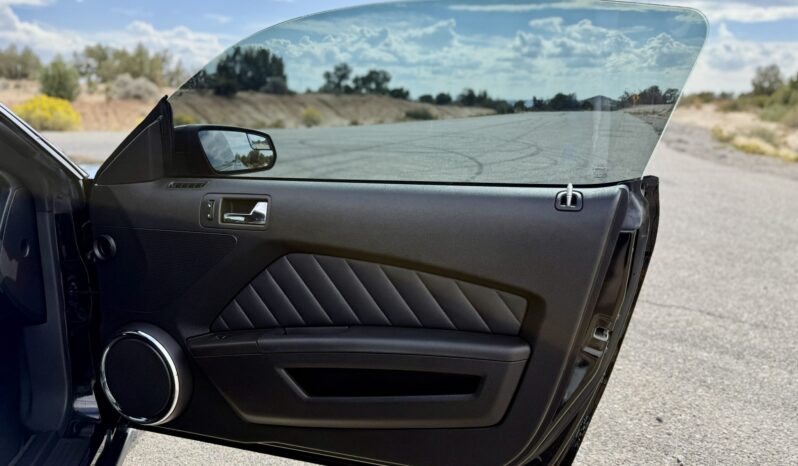 
								2012 Ford Mustang GT Premium Coupe 6-Speed full									