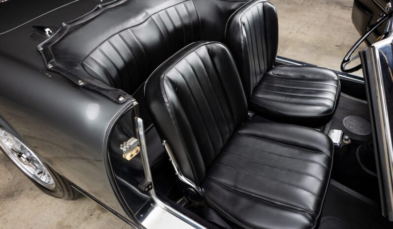 
								1964 Alfa Romeo 2600 Spider full									