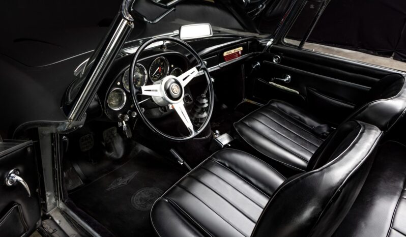 
								1964 Alfa Romeo 2600 Spider full									