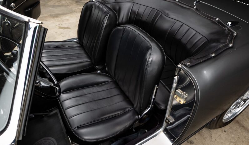 
								1964 Alfa Romeo 2600 Spider full									