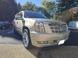 2013 Cadillac Escalade ESV Platinum AWD 2