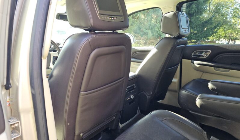 
								2013 Cadillac Escalade ESV Platinum AWD full									