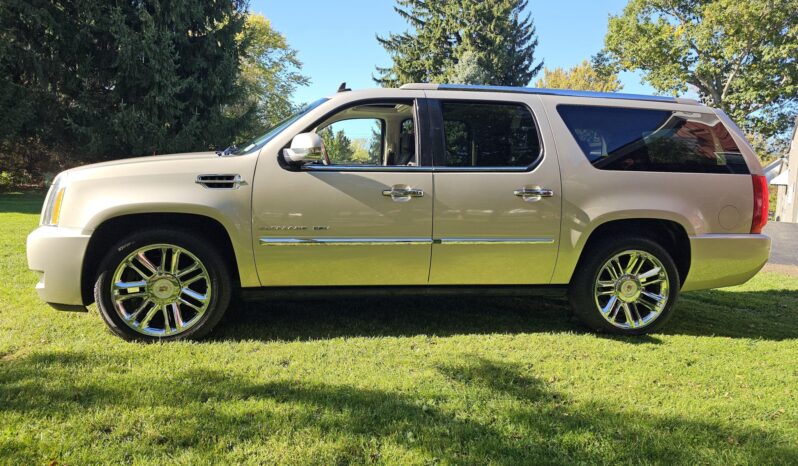 
								2013 Cadillac Escalade ESV Platinum AWD full									