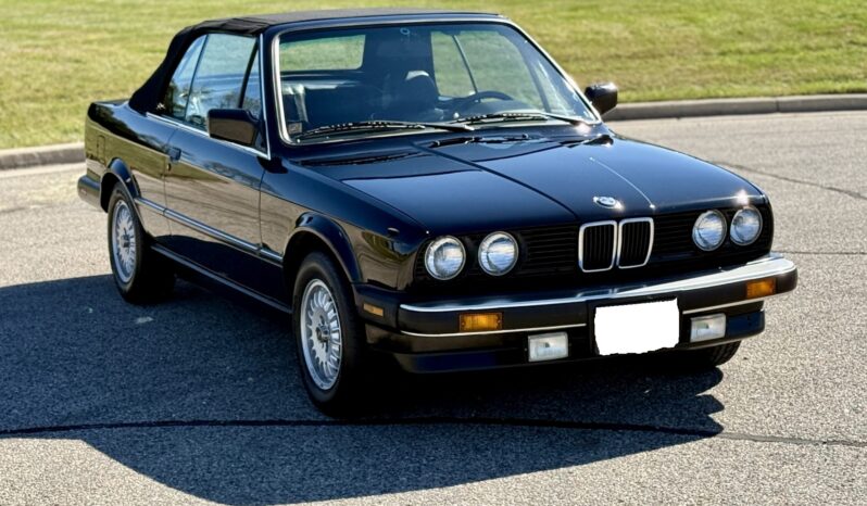 
								1987 BMW 325i Convertible full									