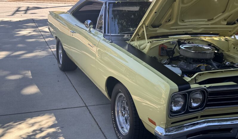 
								1969 Plymouth Road Runner Hardtop 4-Speed full									