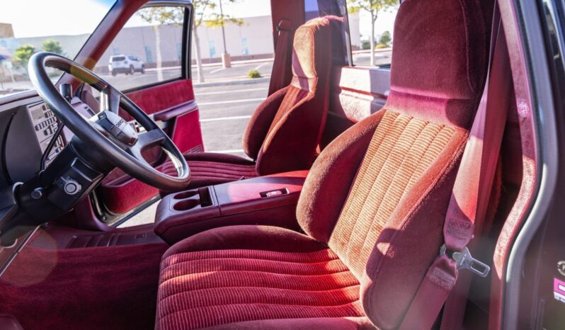 
								1990 Chevrolet 454 SS full									