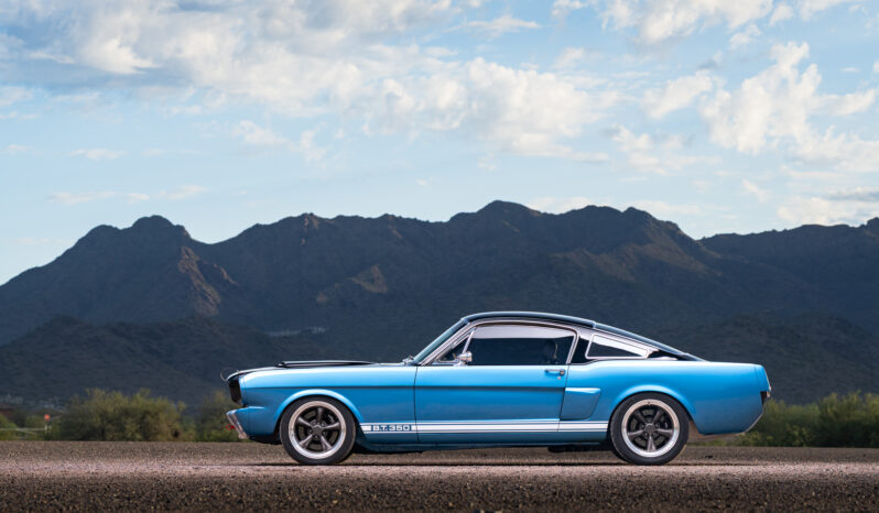 
								1965 Ford Mustang Fastback 5-Speed full									