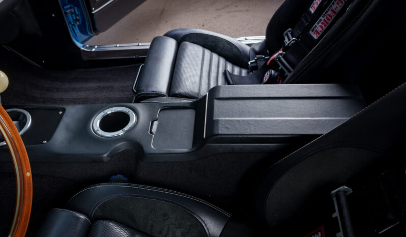 
								1965 Ford Mustang Fastback 5-Speed full									