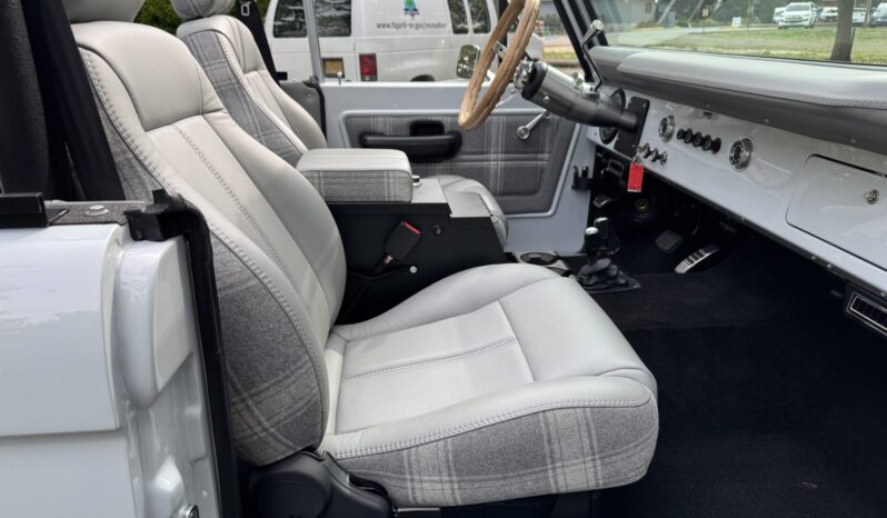 
								1976 Ford Bronco full									