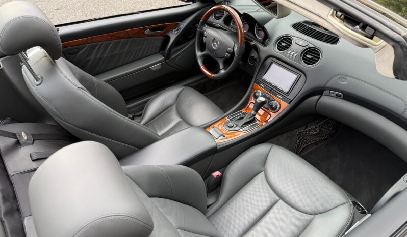 
								2006 Mercedes-Benz SL600 full									