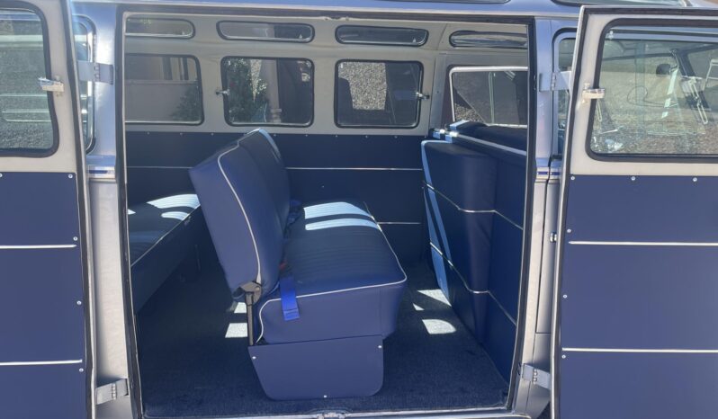 
								1969 Volkswagen Type 2 Kombi 23-Window Conversion full									