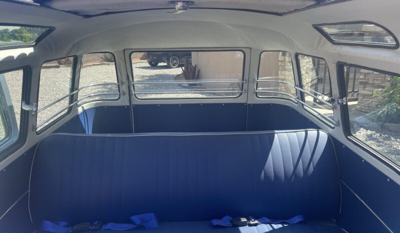 
								1969 Volkswagen Type 2 Kombi 23-Window Conversion full									