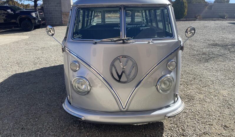 
								1969 Volkswagen Type 2 Kombi 23-Window Conversion full									