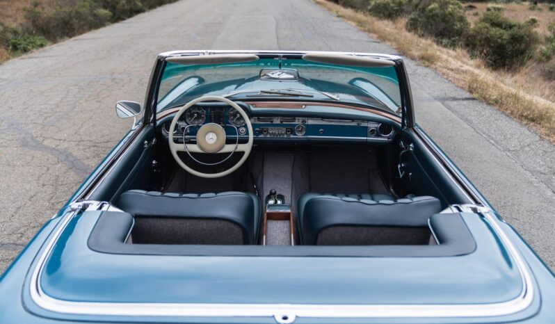 
								1966 Mercedes-Benz 230SL full									