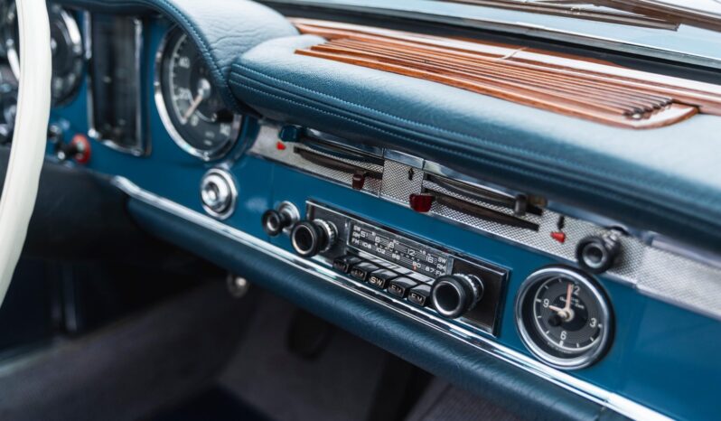 
								1966 Mercedes-Benz 230SL full									